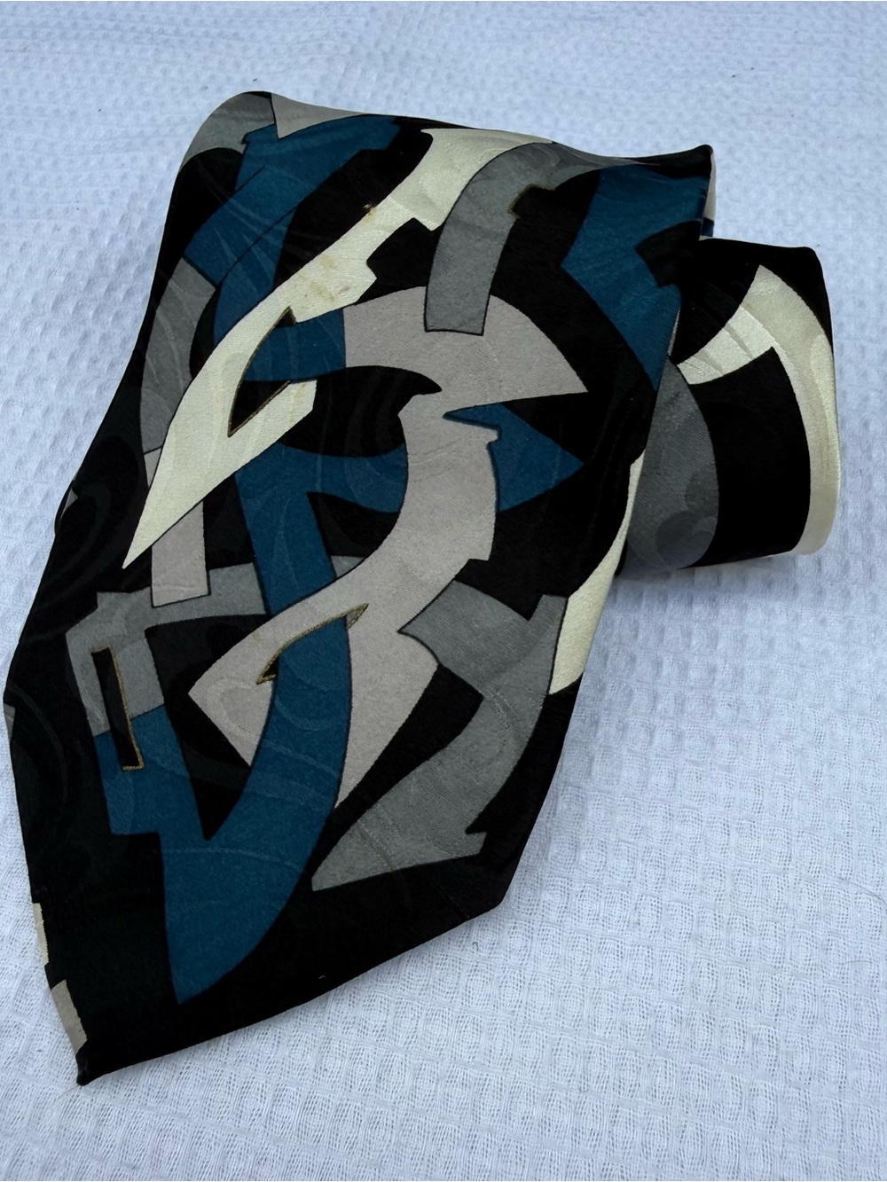 Urban Canvas Abstract Pattern Men's Silk Tie in Blue, Gray & Black